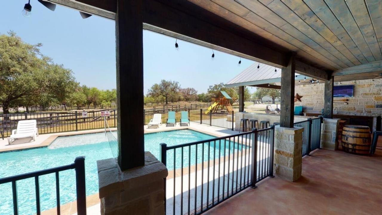 Heartstone Lodge Concan Exterior foto